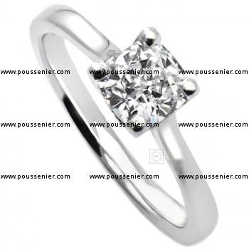 Solitairering with a cuhion cut diamond set with 4 strong curved prongs
