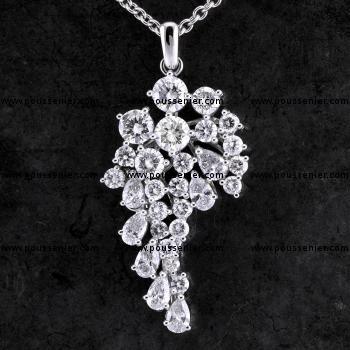 bunch of grapes pendant or cluster pendant set with brilliant and pear cut diamonds on a V-shaped bracket