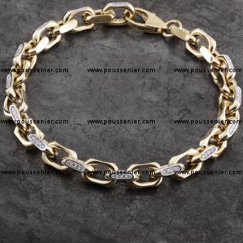 pavé bracelet flattened anchor link set on both sides with brilliant cut diamonds