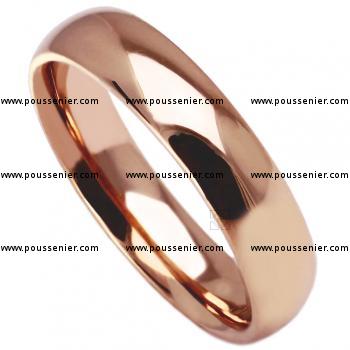 wedding ring slightly rounded also on the inside