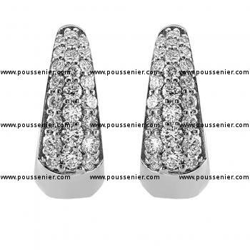 druppelvormige pavécreolen pavé gezet met briljant geslepen diamanten