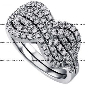 gevlochten infinity ring bezet met briljant geslepen diamanten