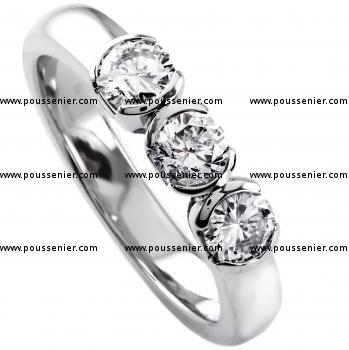 rounded solitairering with three brilliant cut diamond bezel set in separated half open pots