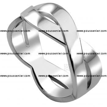 ring with crossed or braided bended bands
