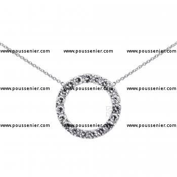necklace with a circle castle set with one row of brilliant cut diamonds