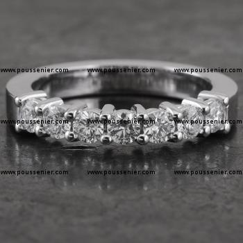 anniversary alliance ring with briljant cut diamonds